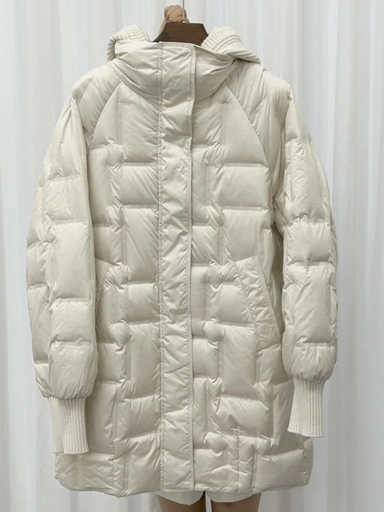 2025, neue Winter Lange Weiße Ente Puffer Jacke Frauen Casual Lose Fit Verdickt Warme Parkas Gestrickte Hut Abnehmbare Unten Mantel dame