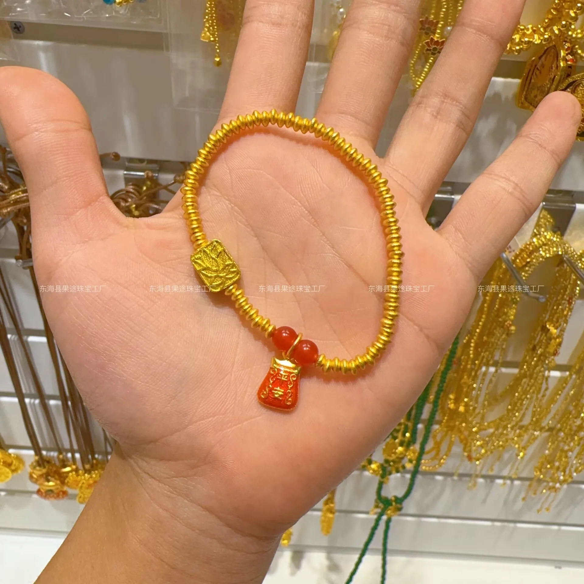 

Real Plating Strong Preservation Ancient Sand Gold Inlay Pomegranate Red Safe Hand Woven Bracelet Gift Item That Does Girls Gif