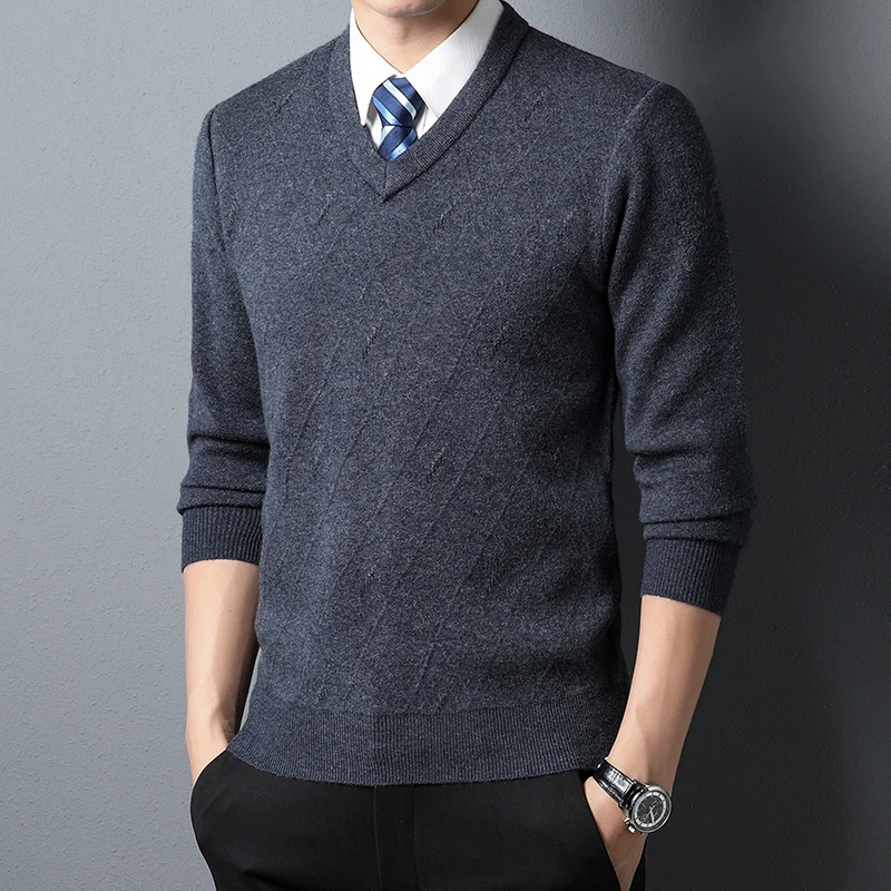 2023 New Men's Sweater Fashion Solid Color Warm Sweater Business Casual Heart Neckline Sweater