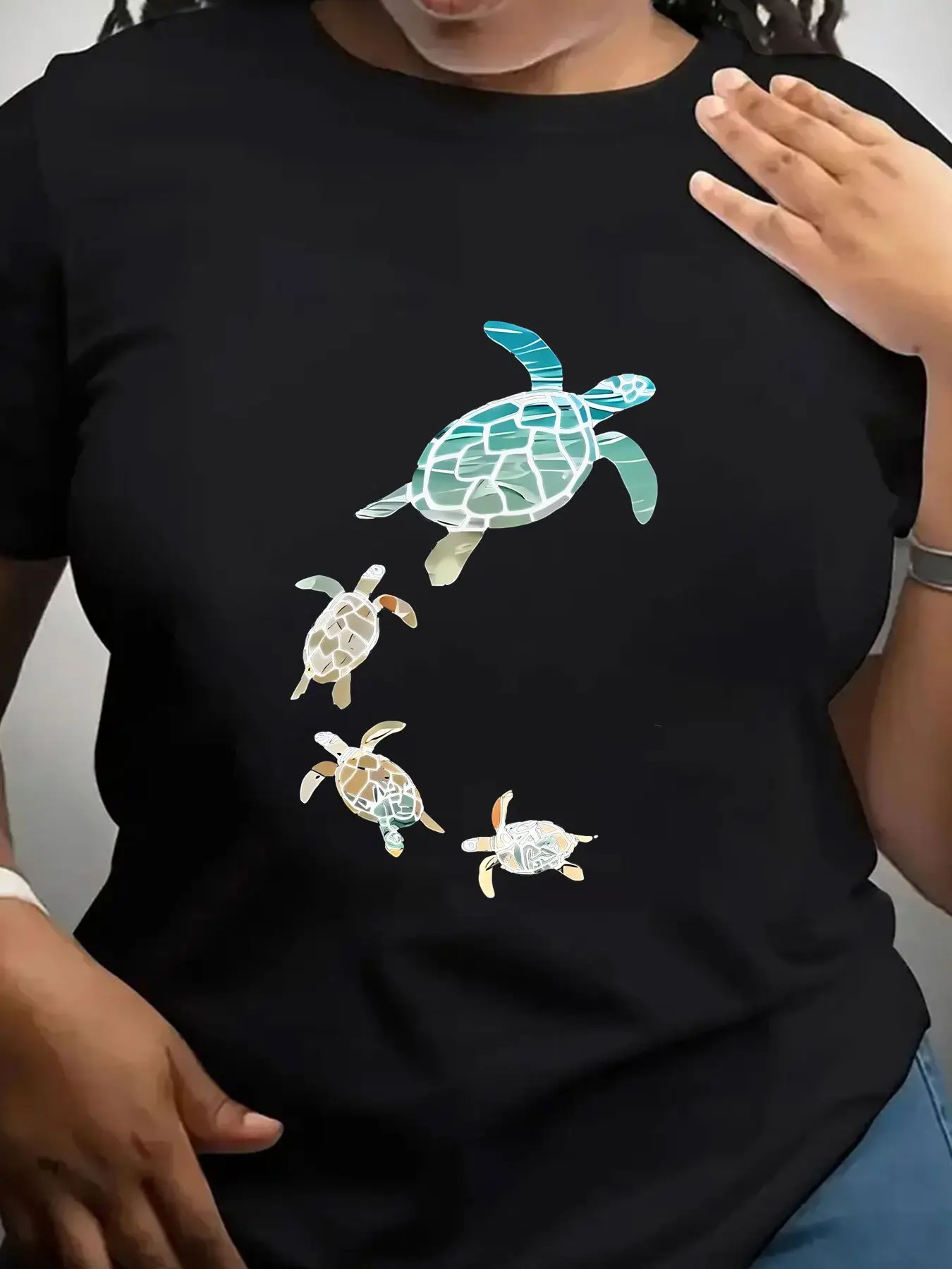 Women's Trendy Crew Neck T-Shirt Colorful Sea Turtle Family Print Suitable for Casual Sportswear