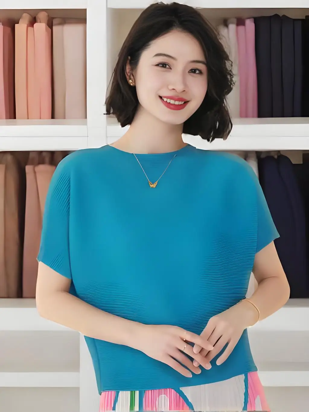 

Miyake 2025 Spring New Pleated Fashion Solid Color Commuting Atmosphere Versatile Bat Sleeve Millet Grid Short Sleeve Top