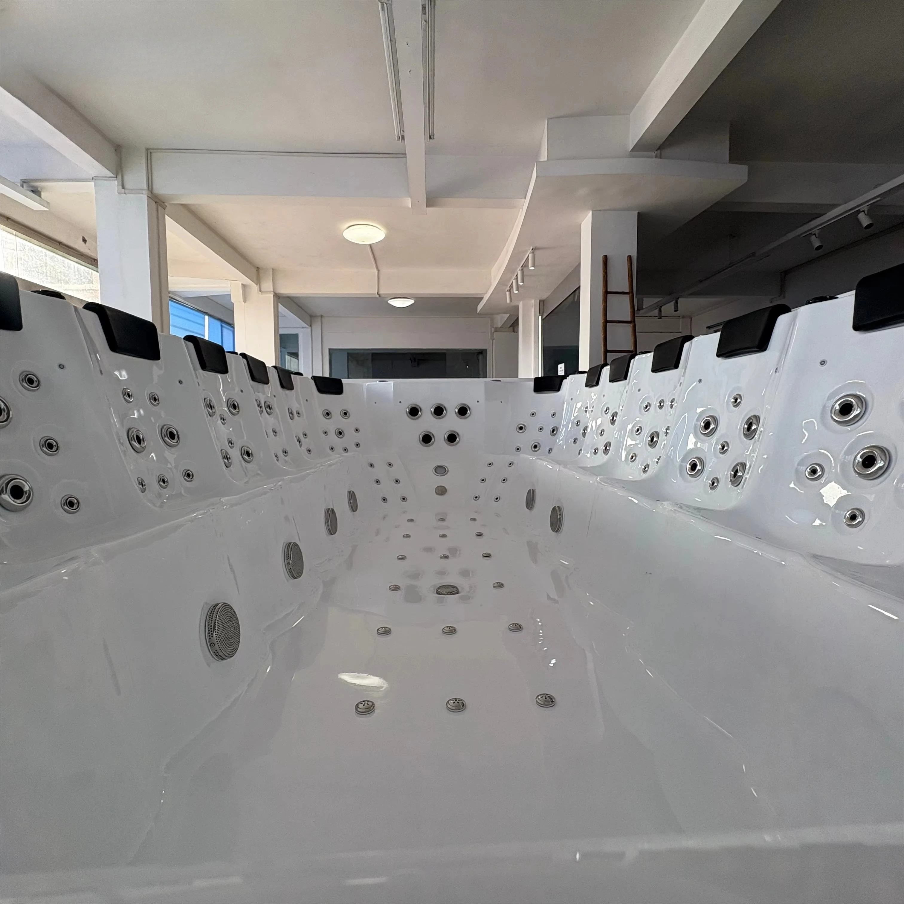 Luxury White Acrylic Massage Hotel Swimming Pool Spa 16 Seater Bathtub Hydrotherapy Pool Hot Tub  Outdoor Jacussi
