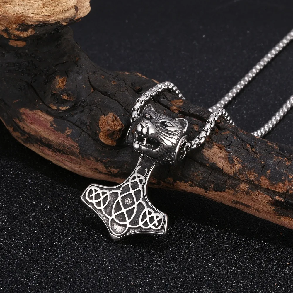 Nordic Viking Stainless Steel Bear Head Pendant Necklace Thor God Rune Man Necklace Retro Viking Jewelry