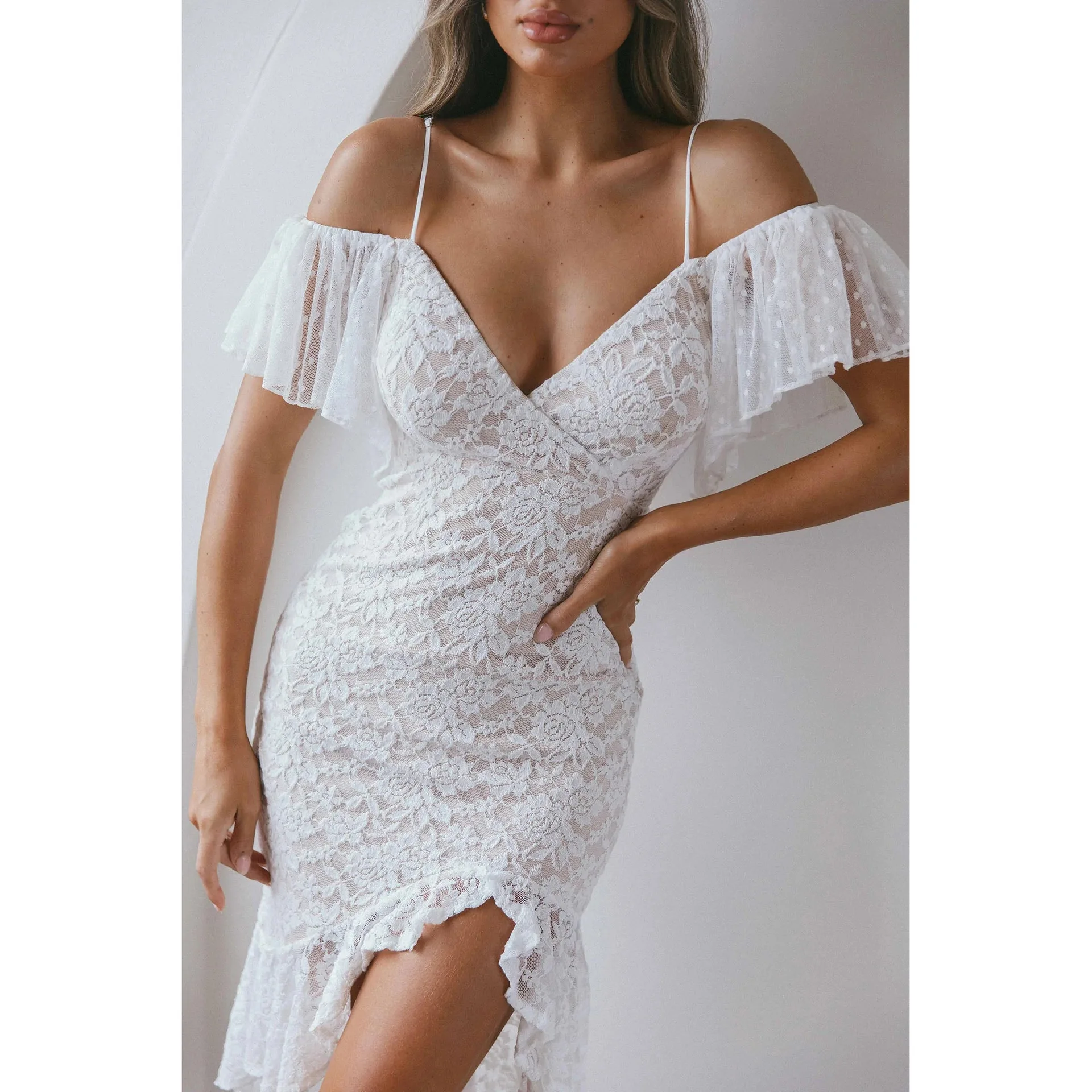 Robe mi-longue en dentelle florale pour femmes, Sexy, mode, élégante, col en v, sans manches, moulante, portefeuille, hanche, jupe queue de poisson, manches à volants, robes de soirée