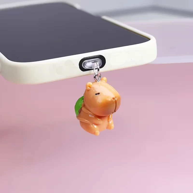 

1 шт., пылезащитная заглушка с изображением капибары, аксессуар для телефона из смолы, совместимый с портом Type C и Lightning, милая и забавная идея подарка