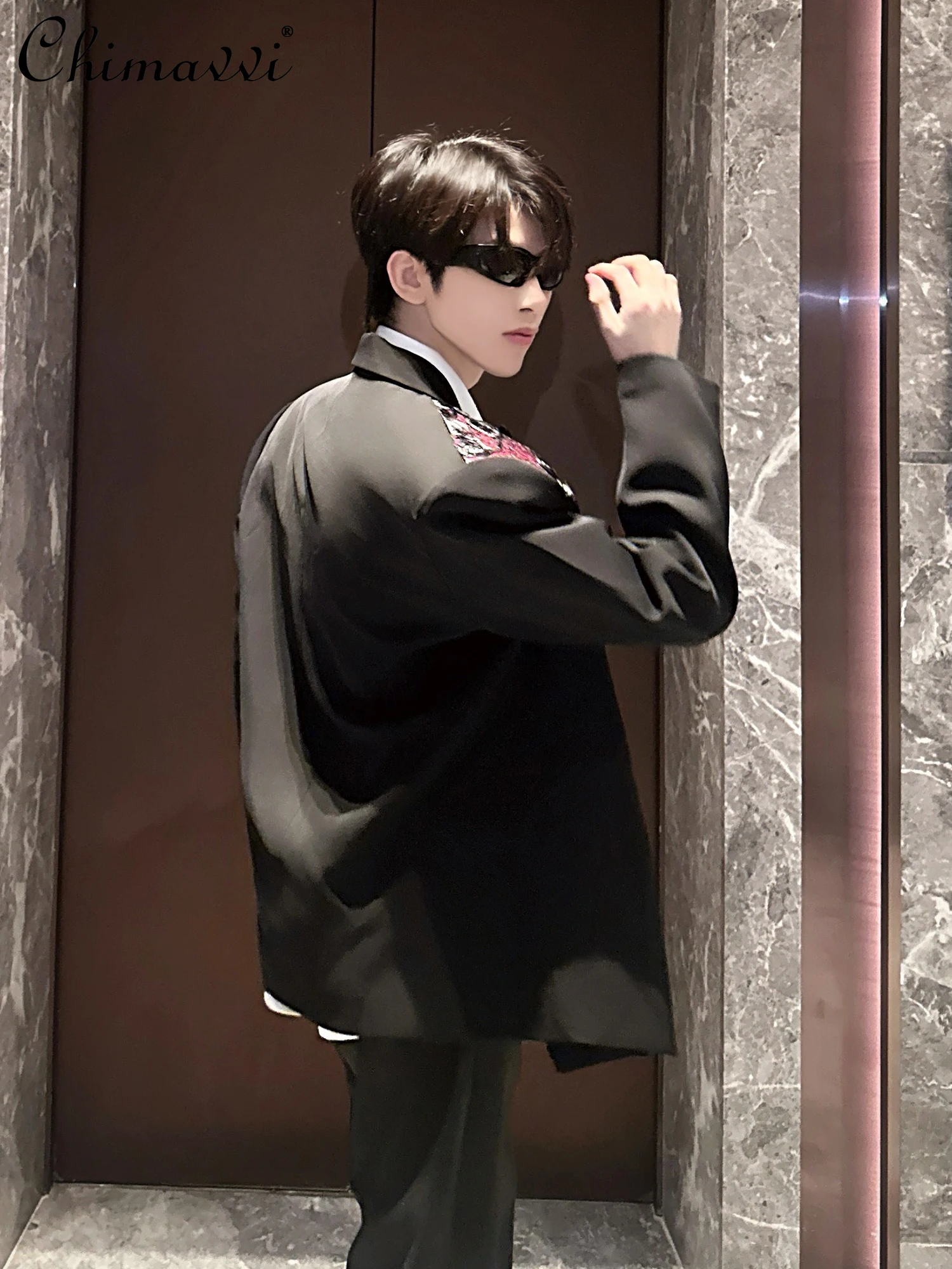 High-end Black Blazer Men's 2025 Autumn New Heavy Industry Embroidery Splicing Design Light Luxury Shoulder Padded Suit Coat