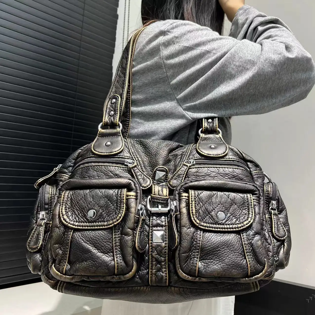 

Ladies' fashionable hot girl vintage tote bag with large capacity Y2K washed vegan leather single shoulder crossbody bag