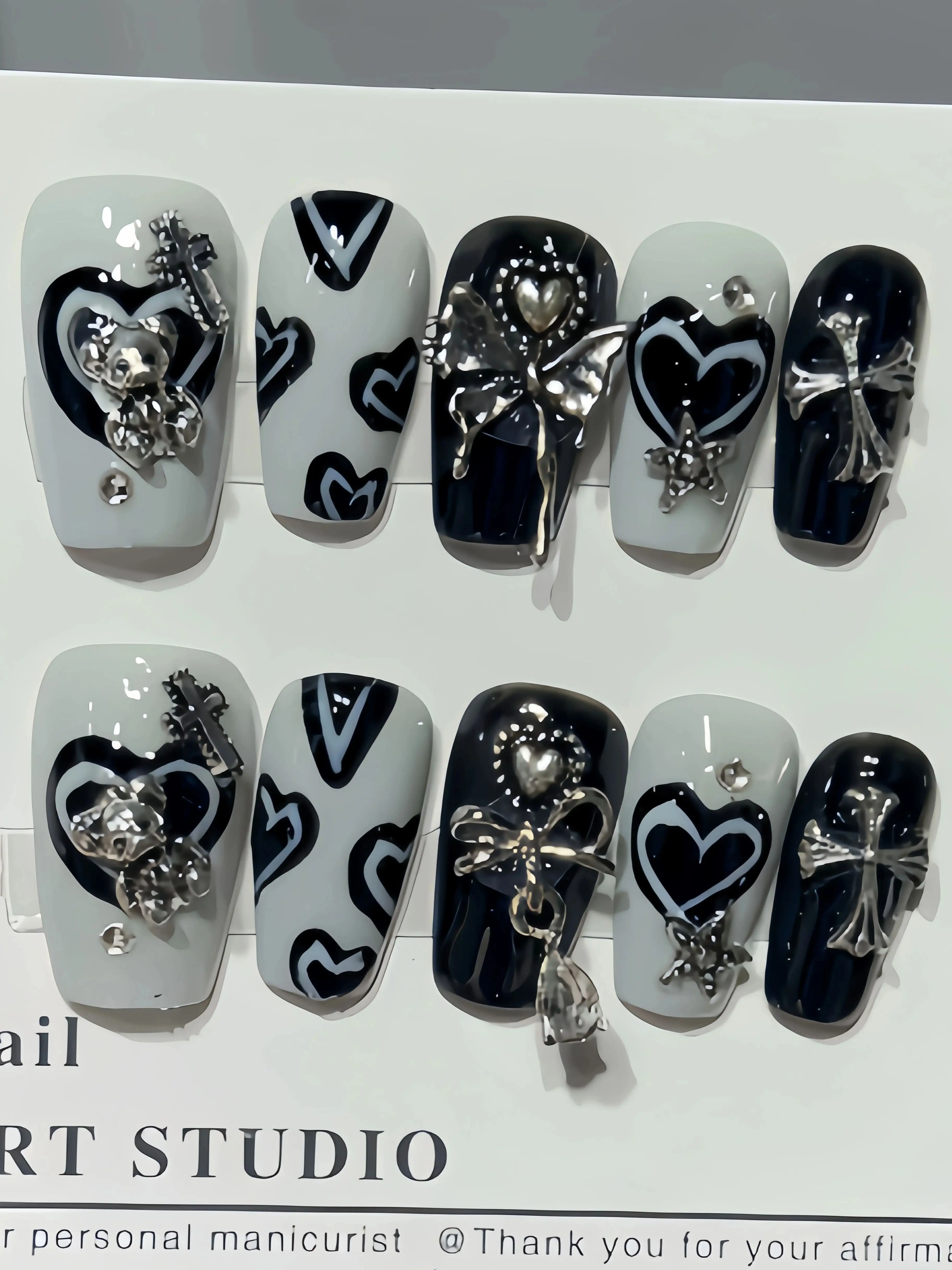 Medium Trapezoidal Black and White Punk Style Press-On Nails, Black and White Contrasting Color Nail Pieces, Metal Bow Pendant Star Accessories, Handmade Press-On Nails, Festival Party Atmosphere Fake Nails