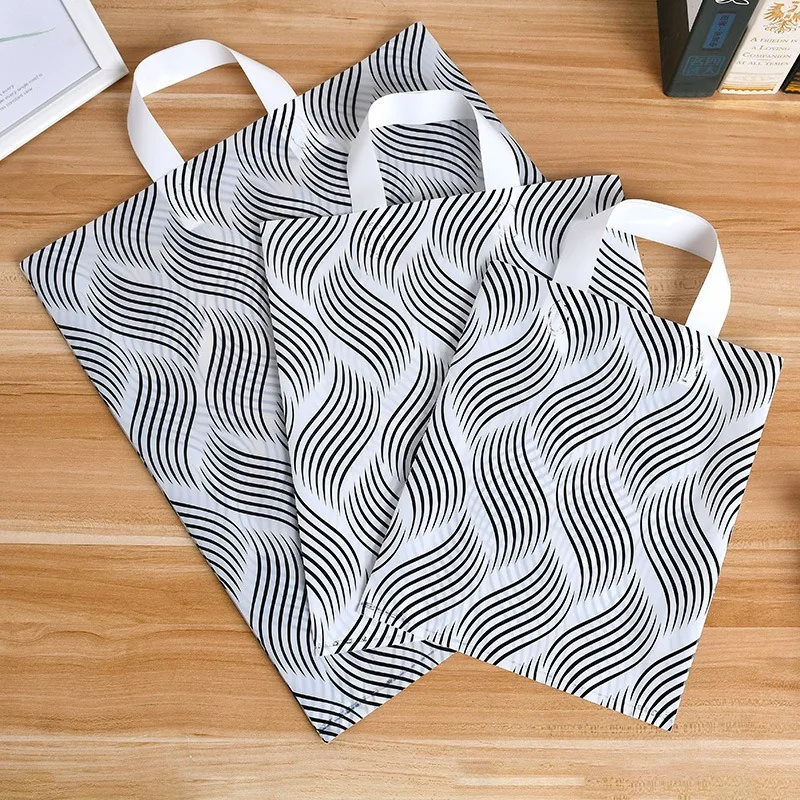 50Pcs/Lot Plastic Gift Packaging Bags Thicken Party Favor Bags High Quality Clothes Store Shopping Bags with Handles