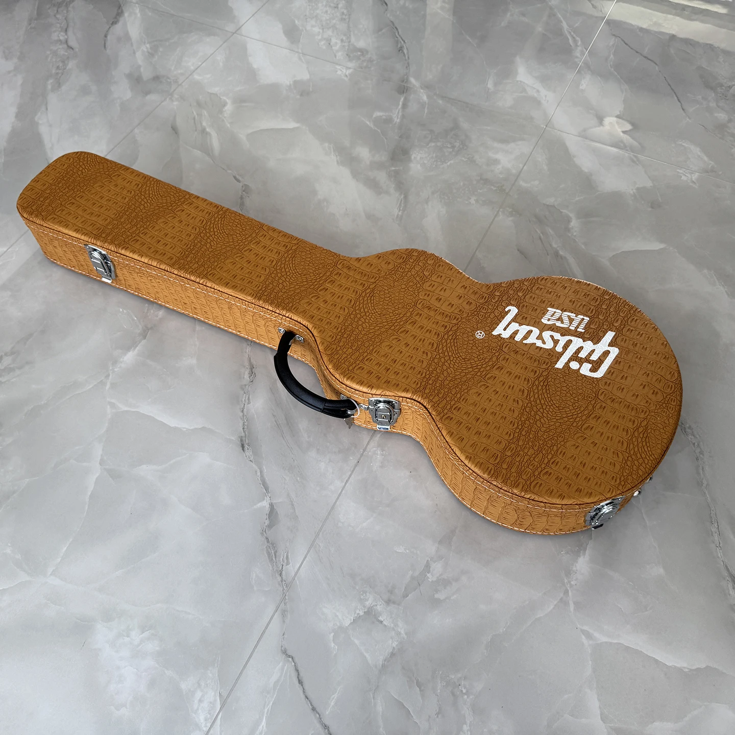 High quality guitar case for Les Paul/LP electric guitar,a crocodile pattern surface hard wood case with red lining,in stock