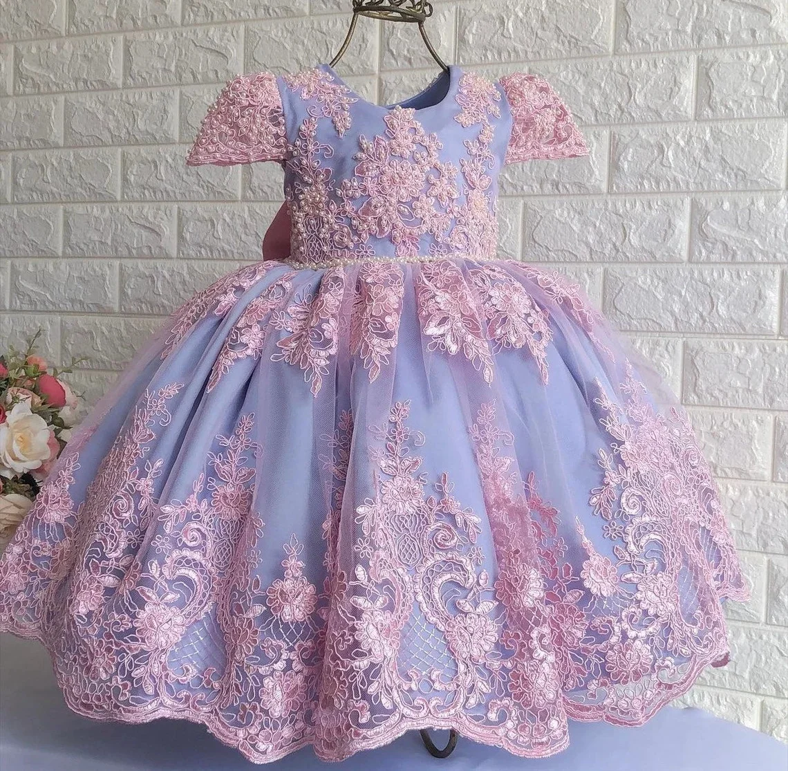 

Flower Girl Dresse for Wedding Pearls Kids Birthday Gown with Bow Appliqued Children Toddler Baby Pageant Dress