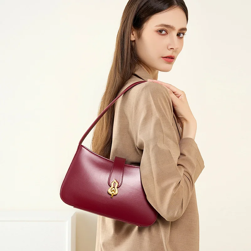 Designer luxury burgundy 100% genuine leather half-moon bag fashion high-end texture armpit shoulder strap women\'s fashion bag