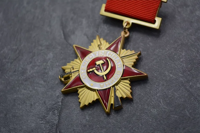 

Репродукция медали советского болезни 1942 года Советского героя