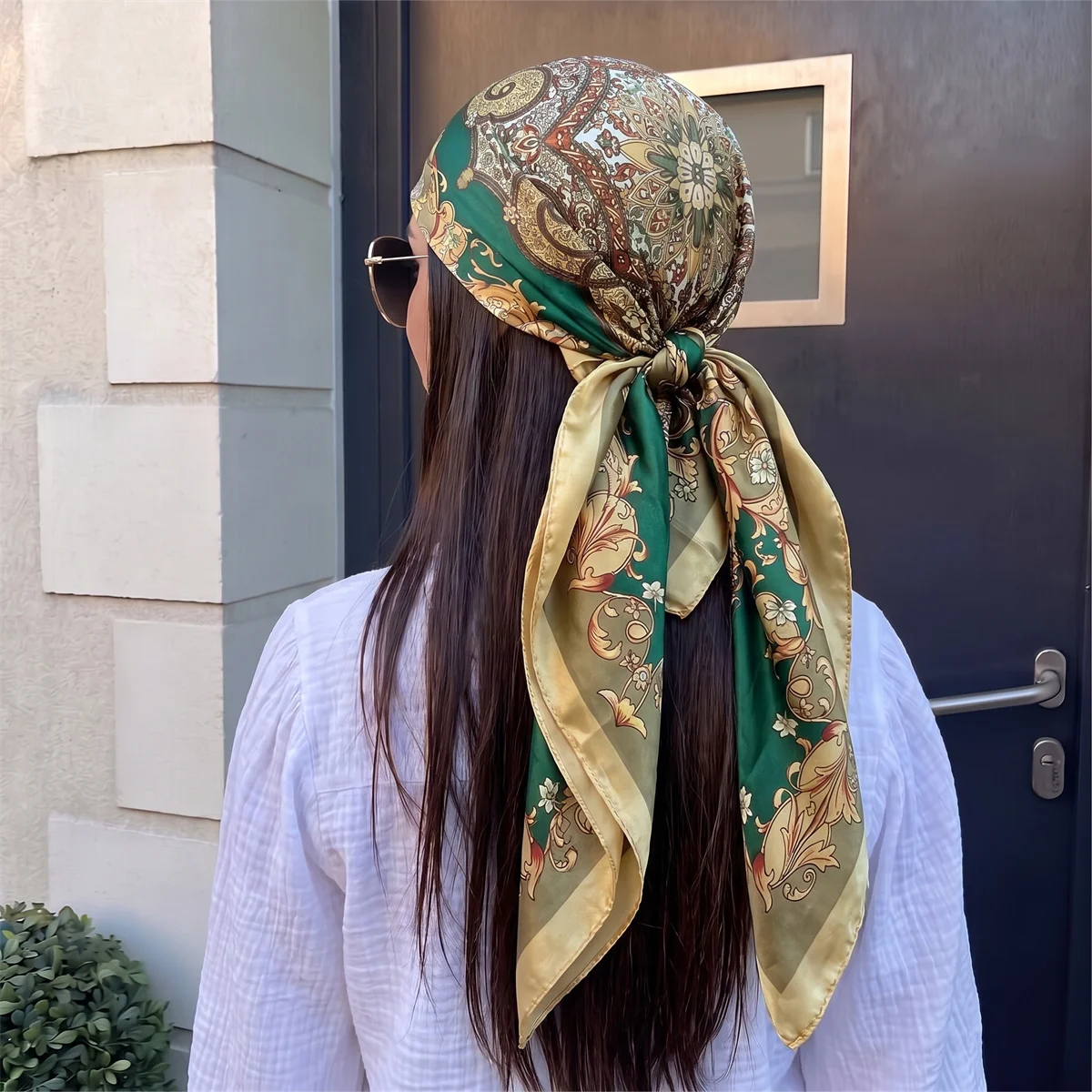 Ladies 90X90Cm Large Paisley Swirl Pattern Square Scarf Vintage Border Print Soft Satin Feel Bandana Multi‑Use Head Neck Shawl