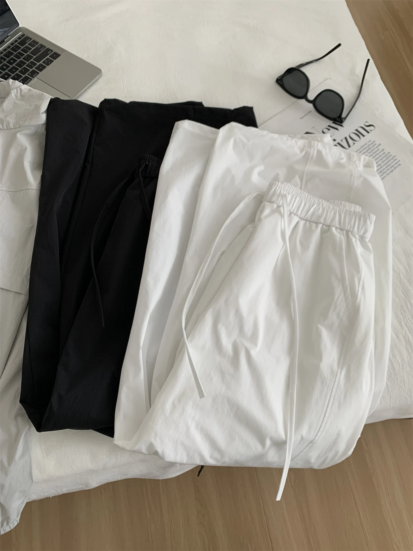 Lightweight Patchwork Curved-leg Cargo Pant Women, Relaxed Fit, Slimming, High-waisted, Wide-leg, Cuffed