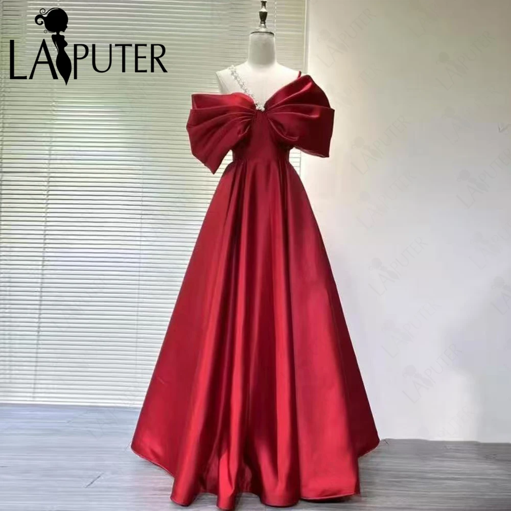 Vestido de Noite Vermelho de Cetim Rodado com Mangas Bufantes e Franzidas, Vestido Formal com Alças de Pérolas e Pregas Box, Vestido de Baile Rodado para Mulheres