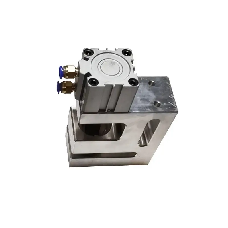 Corner cutting plastic tape punch, non-woven automatic pneumatic punching machine equipment