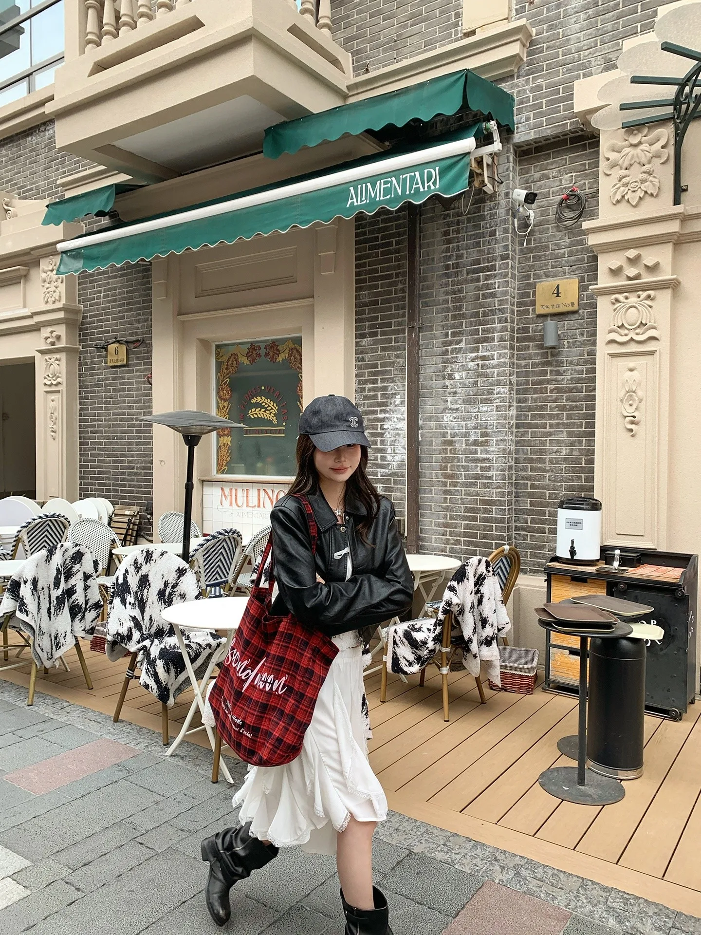 เสื้อแจ็คเก็ตหนัง PU สีดำสำหรับผู้หญิง ทรงหลวม สไตล์มอเตอร์ไซค์ เสื้อคลุมฤดูใบไม้ผลิ แฟชั่นลำลอง แขนสั้น ปิดด้วยซิป