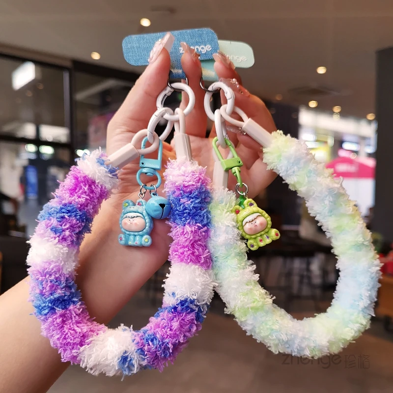 

New autumn and winter plush wrist strap, suitable for travel, shopping, photography, and anti drop hanging accessories