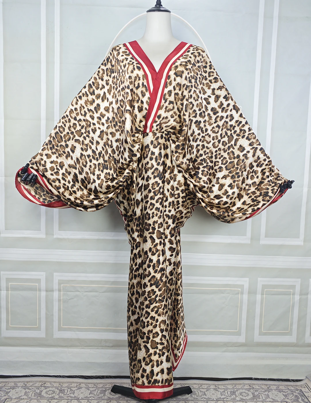 

Женский кафтан с рукавами «летучая мышь» 2026, большой размер, вечернее платье макси с леопардовым принтом и v-образным вырезом, африканские женские шелковистые пляжные свободные платья