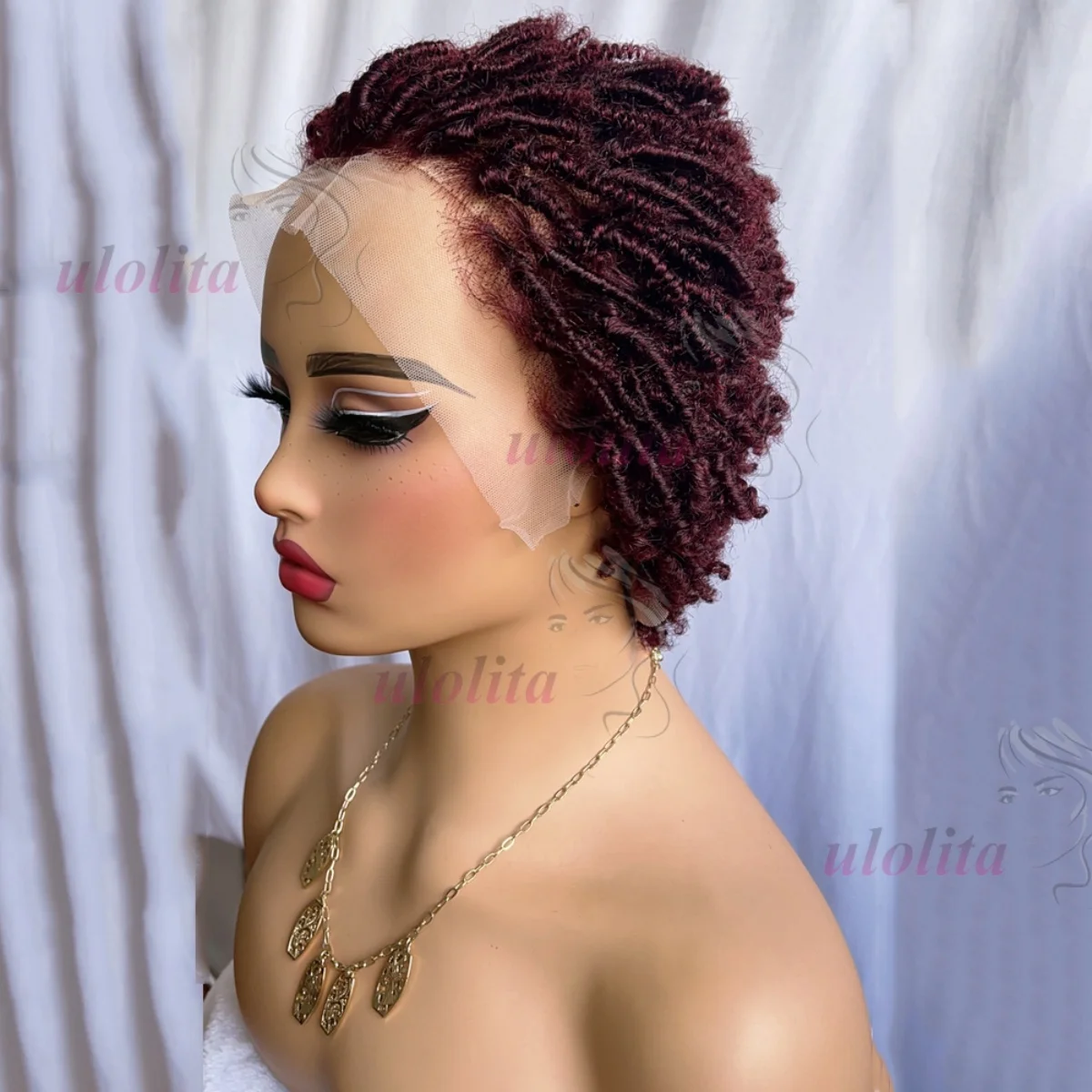 Premium 13x4 Lace Front Kurze Caterpillar Lockige Echthaarperücke in Naturfarbe aus brasilianischem Remy-Haar, geeignet für den täglichen Gebrauch von Frauen. – Detail 12