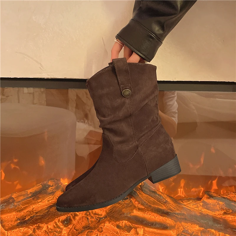 أحذية نسائية بكعب عالي من جلد الغزال متوسطة الأنبوب أحذية نسائية جديدة لربيع وخريف 2025 بأكمام برشام أحذية ضيقة بنعل ناعم #3