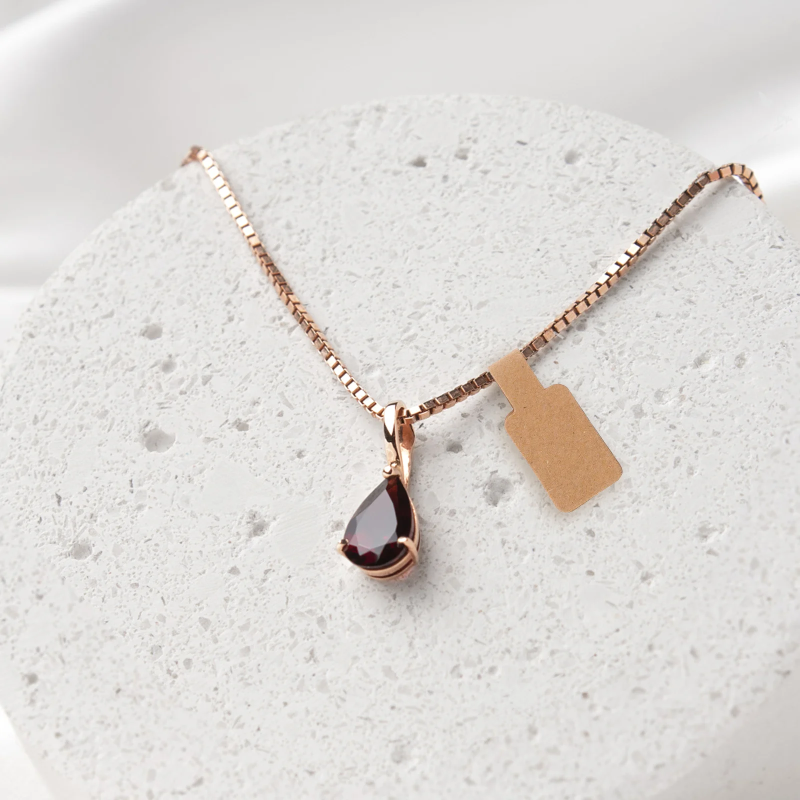 

500Pcs Kraft Paper Price Tags Self Adhesive Jewelry Labels Writable for Necklace Ring Earring Bracelet Inventory Management