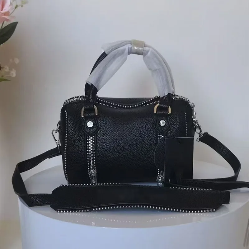 Sac à bandoulière rétro noir pour femmes, sac à bandoulière à rivets, Design de luxe, sac à main à la mode pour dames, nouvelle collection 2025