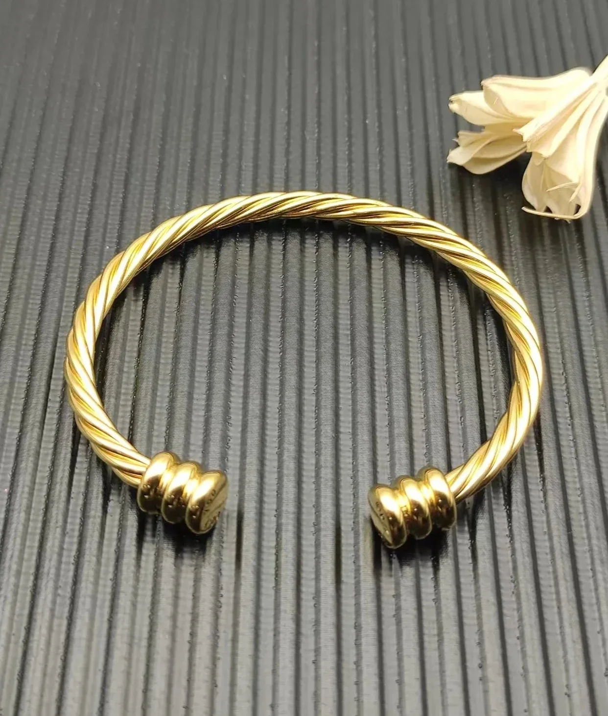 

Luxury Cuff Bangle Cable Designer Stainless Steel Woman Retro Jewelry Classic Men Plated Silver Bangles