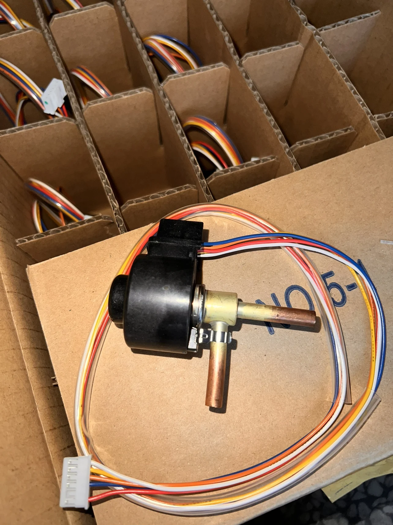 The complete set of electronic expansion valve for the original Fuji machine, with a 6mm copper tube for the valve body