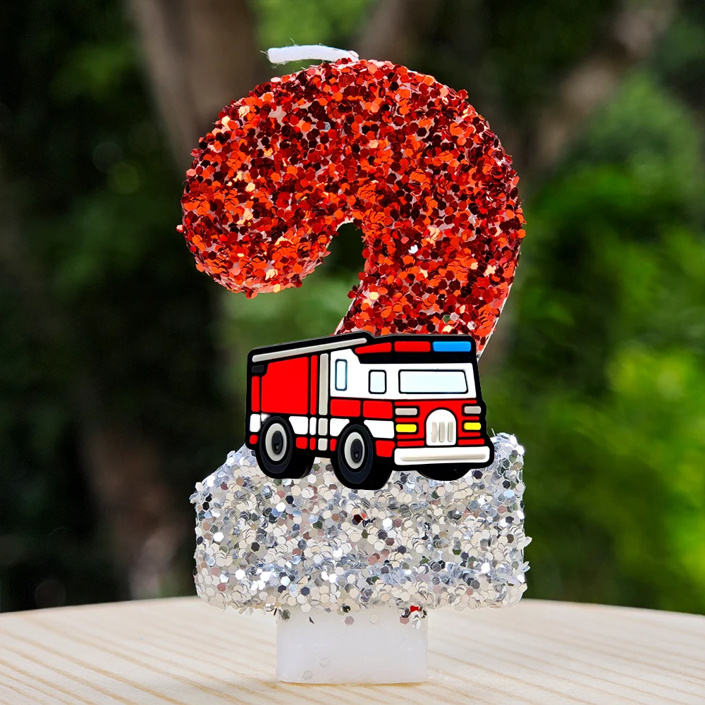 Niedliche Feuerwehrauto-Themen-Geburtstagskerze Handgefertigte Skulpturierte Kuchendekoration für Kinder- und Kleinkinderpartys und Geschenkartikel – Detail 3