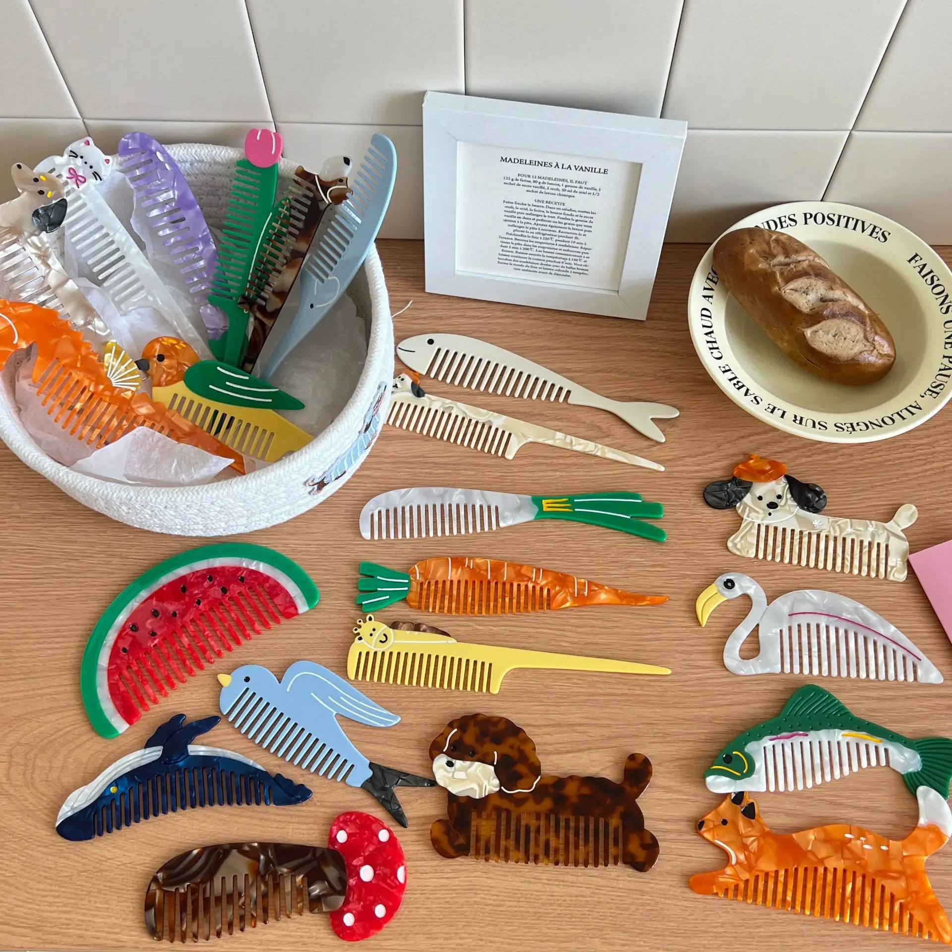 New Creative Comb, Advanced Touching Makeup Fun Comb, Portable Hairdressing Comb