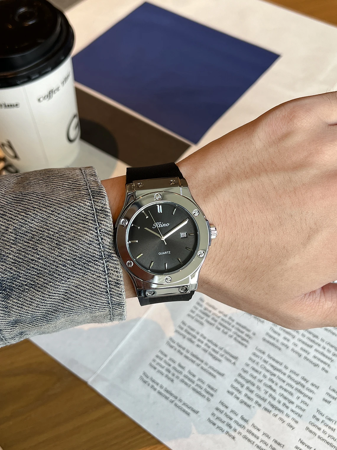 

Часы с отличным дизайном в форме чистого круга для мужчин и женщин