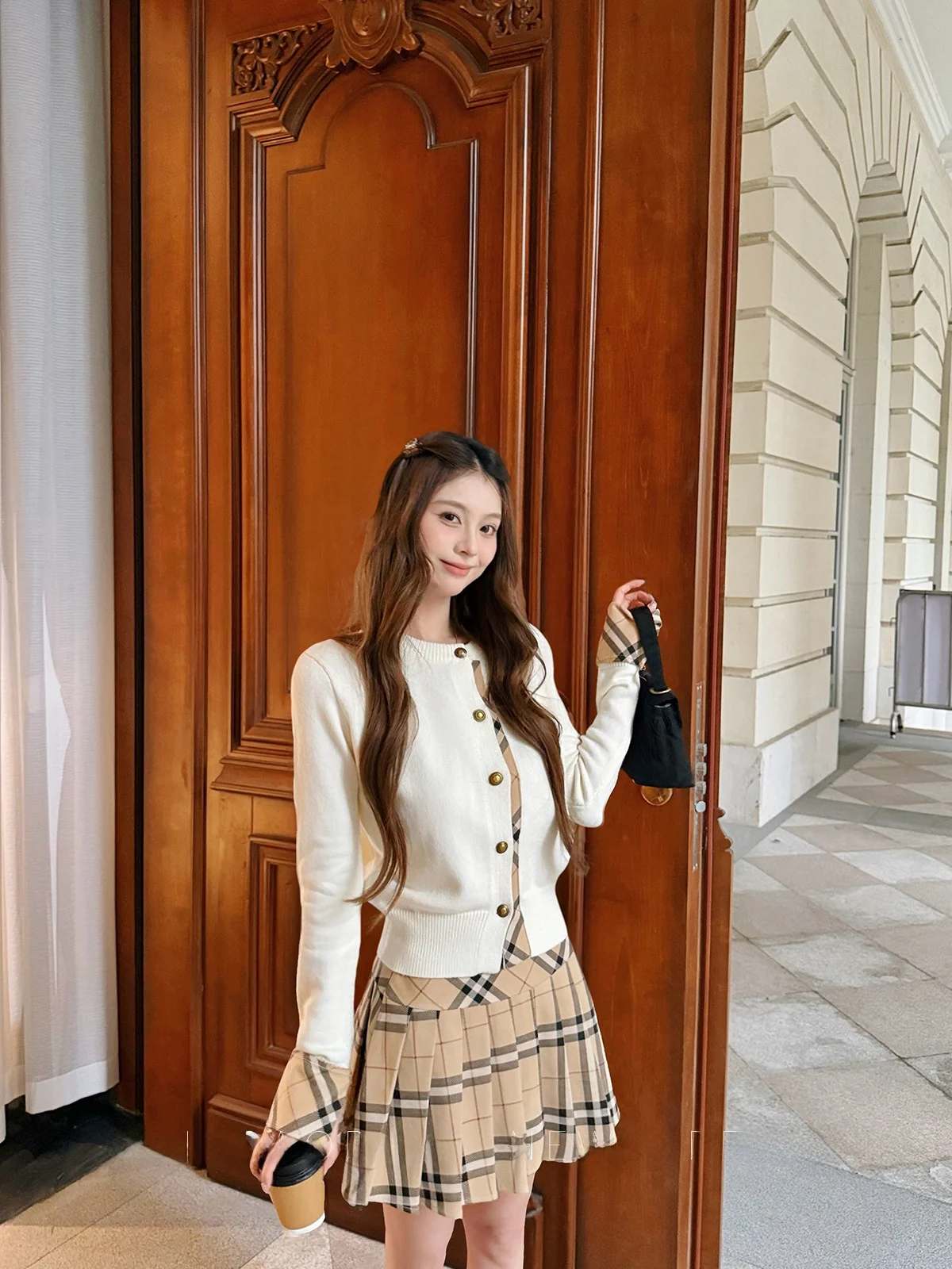 

White Plaid Splicing Knitted Open Cardigan Women's Slimming Base Layer Top Spring 2026 Faion Ele Sle Bubble Yang