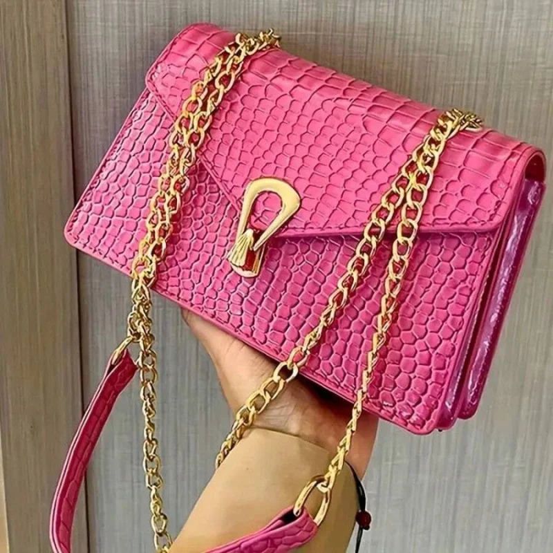 

Ladies' Fashionable Rose Red Snake Pattern , Luxury Crossbody Bag With Buckle Closure, Polyester-Lined Chain Handba