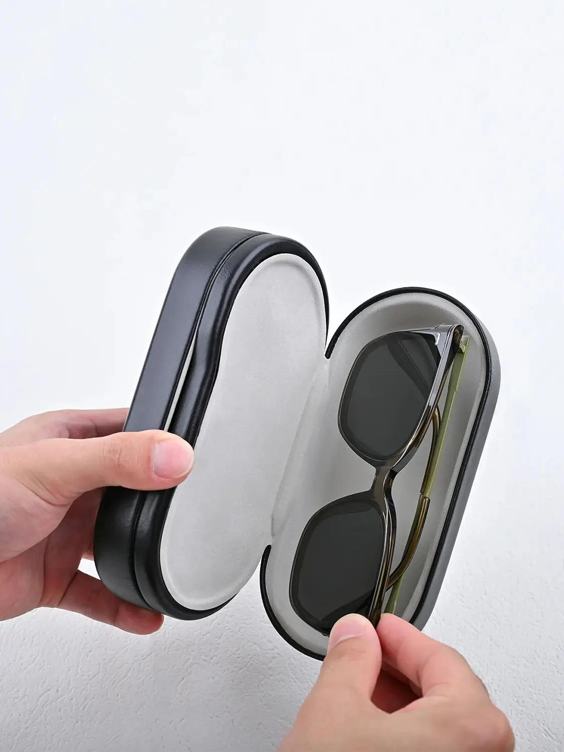 Grand étui à lunettes ; Étui à lunettes multifonctionnel en cuir résistant à la pression pour myopie.