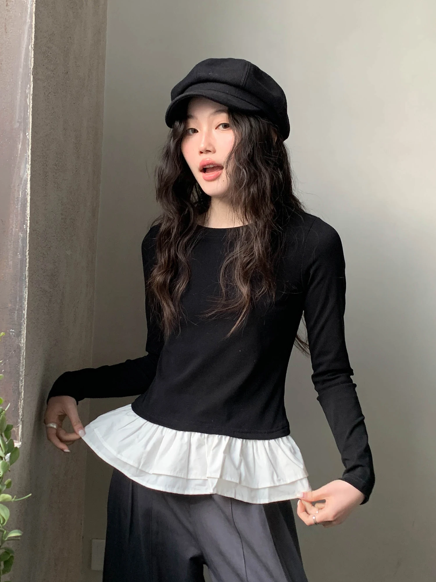 

Bla round Ne Long Sve T-irt Women's Spring 2026 New Korean Sle Splice Design Sensation Top Ladies Faion