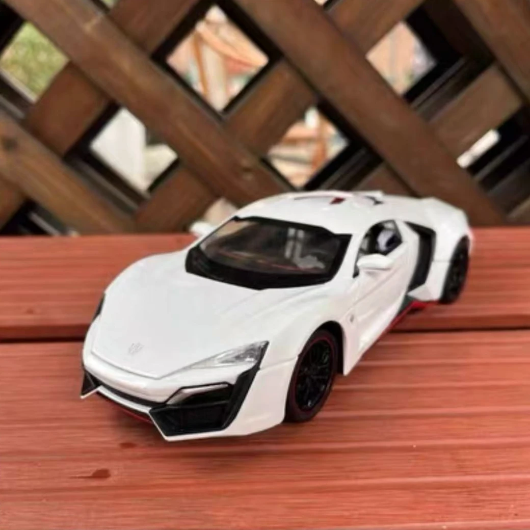 1:24 Lykan Hyper سيارة رياضية سبيكة التراجع نموذج سيارة محاكاة الصوت والضوء يمكن فتح الباب دييكاست لعبة سيارة ألعاب للأولاد هدية