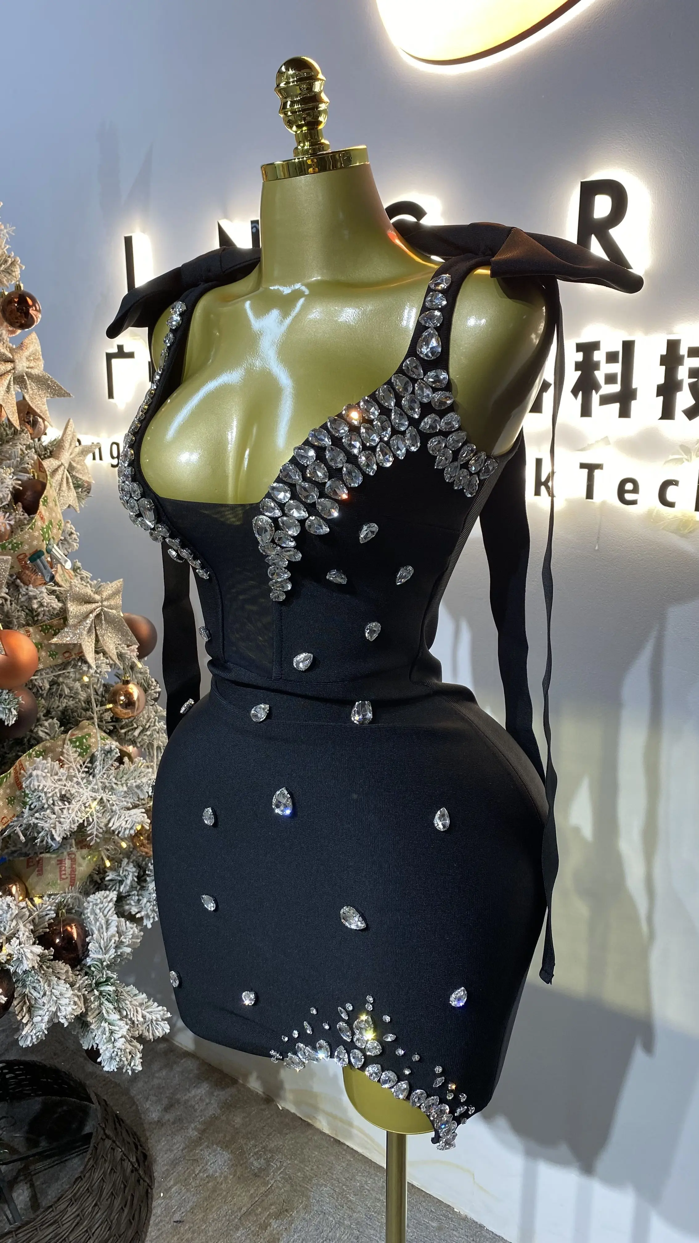 Off-shoulder pearl mini dress, slim-fit dress, 3D floral luxury dress, elegant for women.-GZXX425