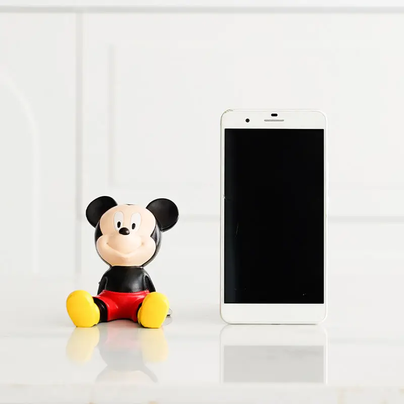 Disney Cartoon Mickey creative cell phone Ipad tablet stand desktop bed catching up on drama god lazy creative desktop ornaments