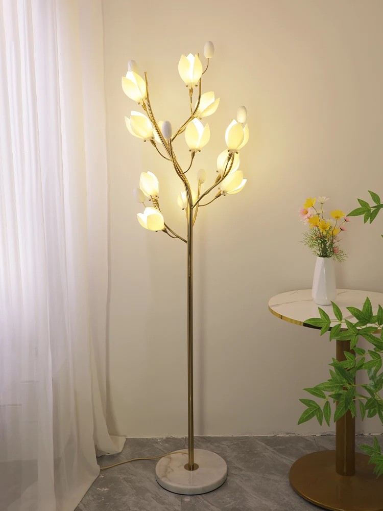 Nordic living room vertical floor lamp, simple bedroom bedside lamp, creative personalized magnolia decoration floor lamp