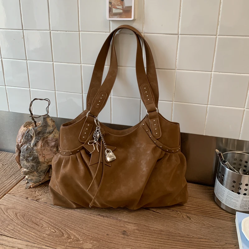 

Винтажные сумки на плечо большой вместимости, повседневные сумки на молнии, 2026, новые универсальные замшевые дизайнерские темпераментные модные сумки