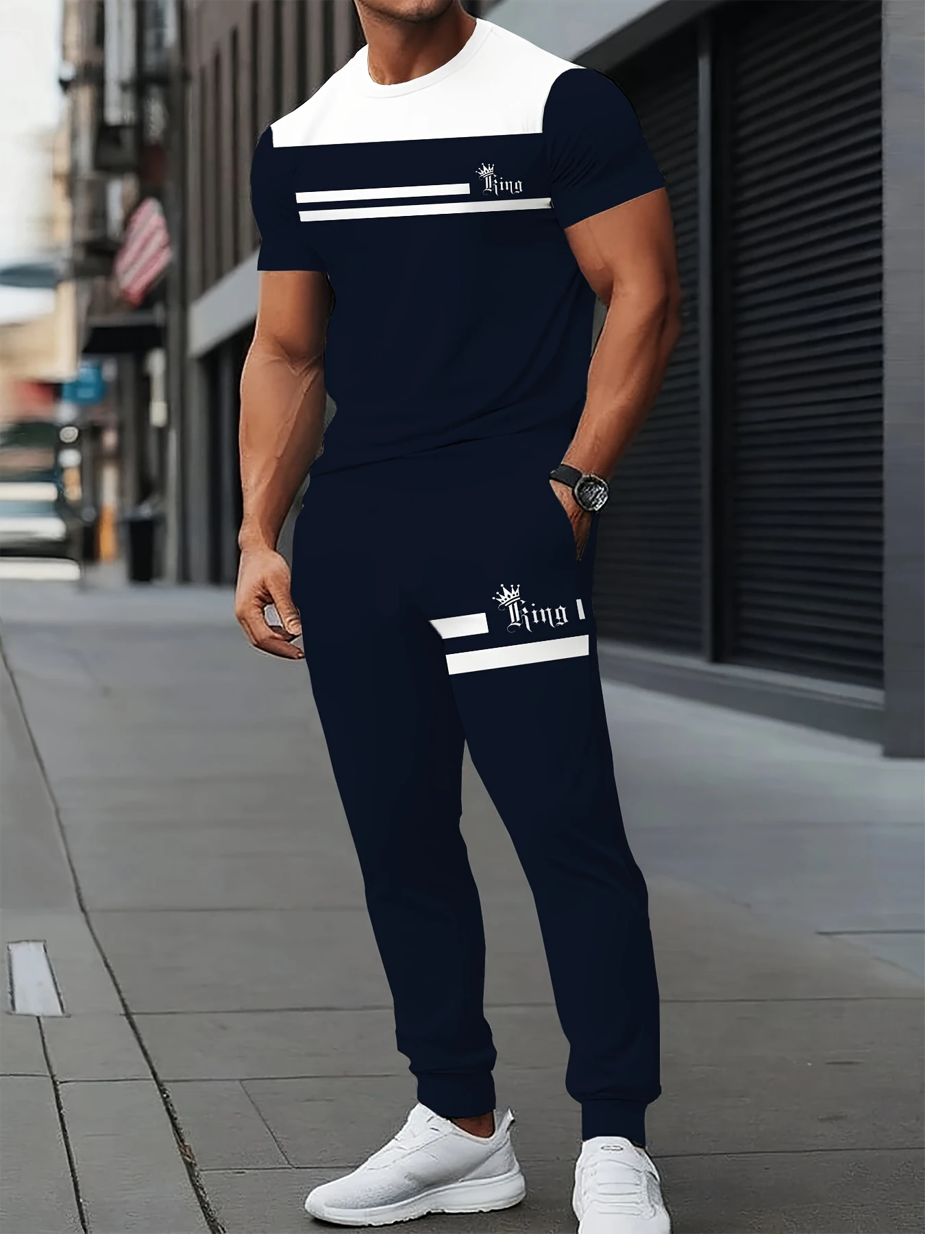 

Мужской осенний комплект, повседневная уличная полосатая футболка с буквенным принтом King, деловой стиль, минималистичная дышащая быстросохнущая футболка, брюки на шнурке