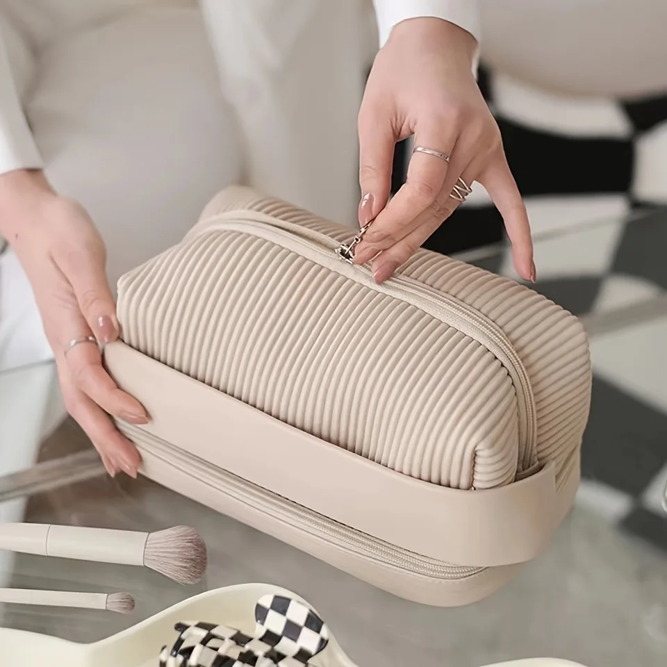 

Large Capacity Travel Cosmetic Bag Portable Leather Makeup Pouch Vertical Strip Clutch Bag Women's Luxury Washbag Toiletry Kit