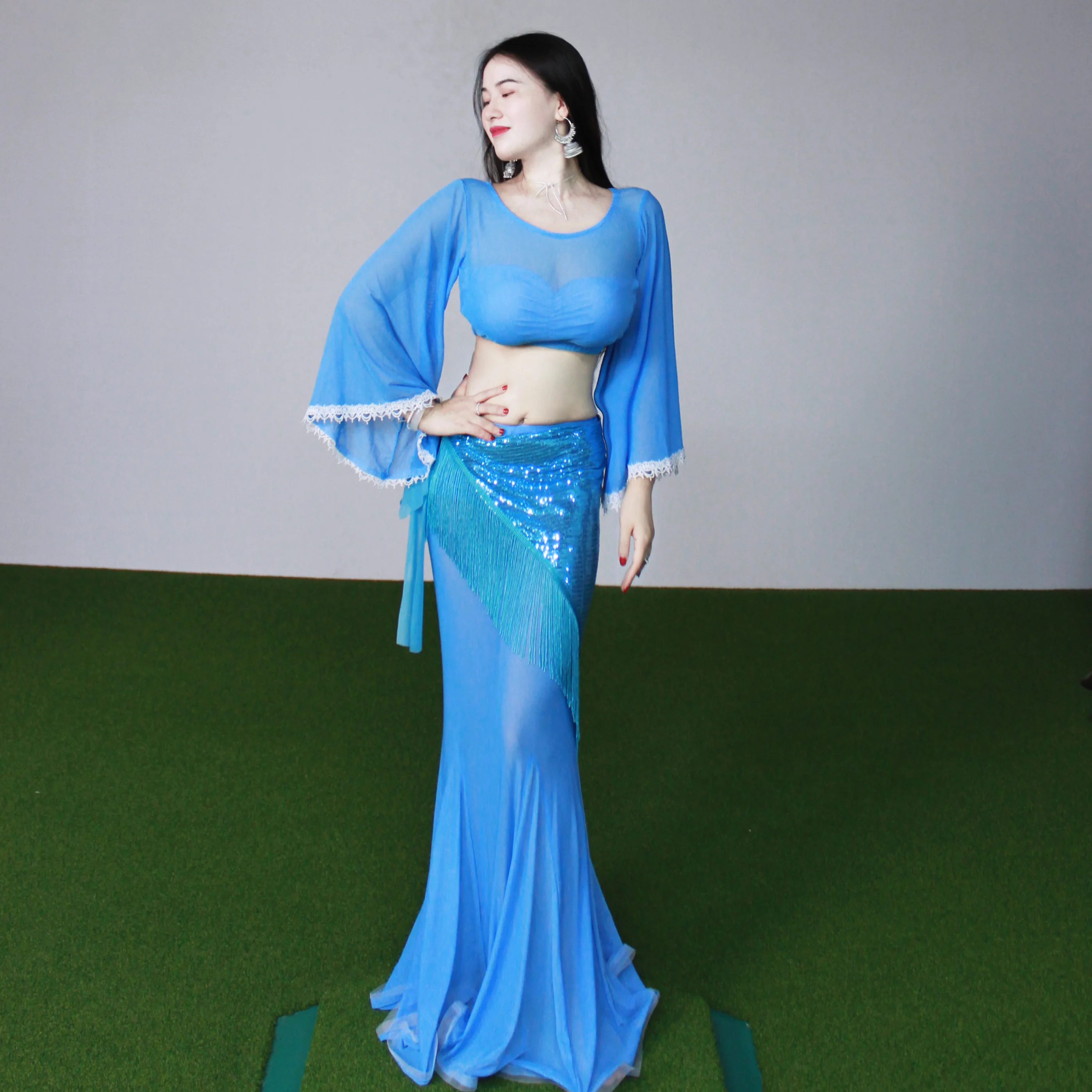 جديد أداء الرقص الشرقي زي المرأة طويلة الأكمام الدانتيل أعلى مثير ذيل السمكة تنورة طويلة مجموعة الرقص الشرقي ممارسة الزي