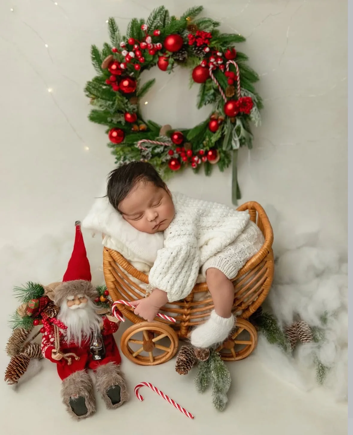 Newborn Christmas Photography Props Handmade Knitted White Romper with Red Santa Hat Baby Photo Shoot Outfit Holiday Gift