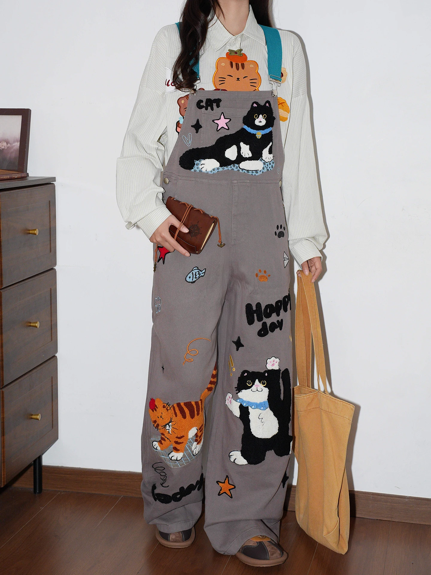 Retro American Cute  Embroidery Denim Overalls Women Loose Straight Casual Pants Cotton Material Cartoon Pattern