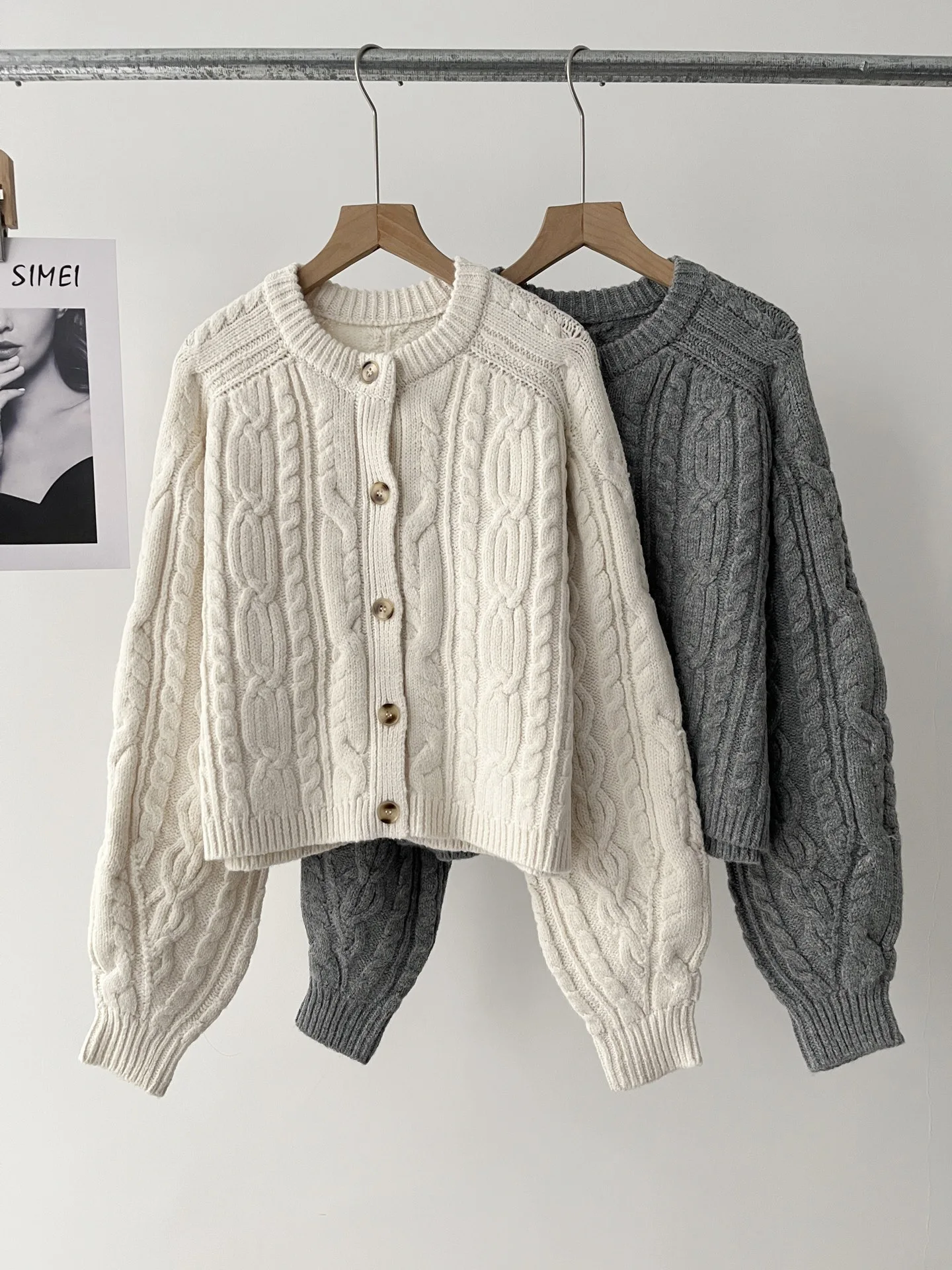 

In stock, women's standard version, three-dimensional twisted wool-blended knitted cardigan sweater, new autumn products.