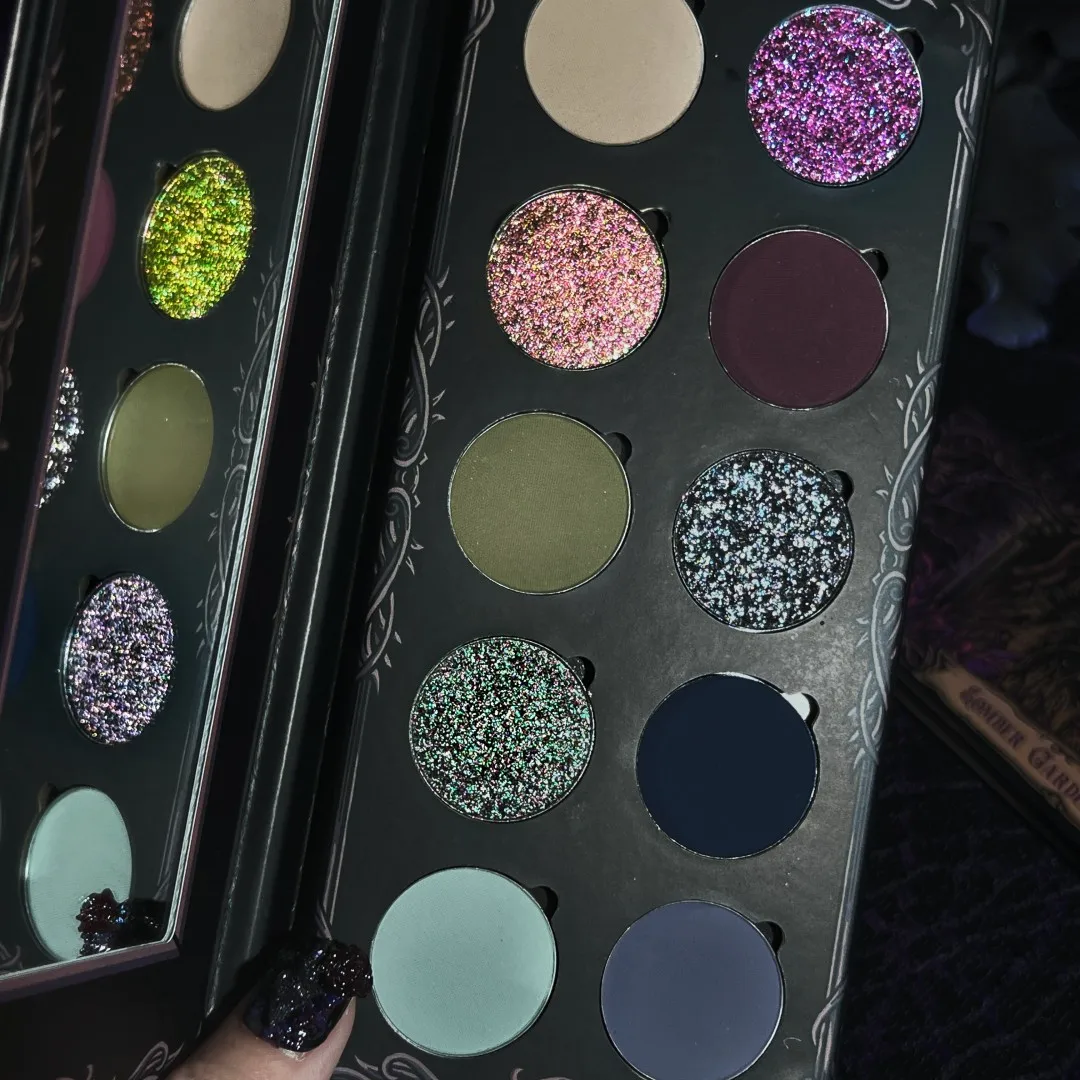 Shellwe Makeup x Freya86 Somber Garden Collection Eyeshadow Palette