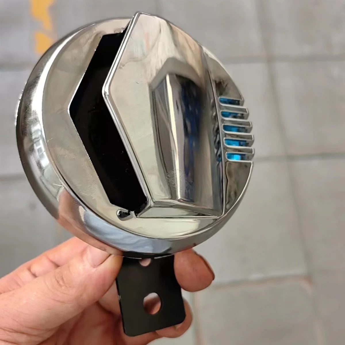 

Portable 12V Super Loud 110Db 94mm Electric Horn for for